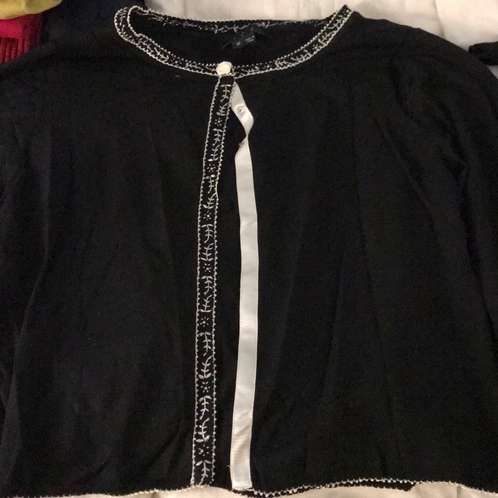 Sweater - Picture 1 of 4